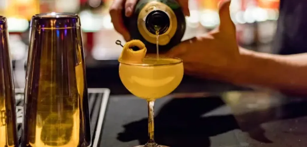 Get a Rocking Career in the Texas Bar Scene